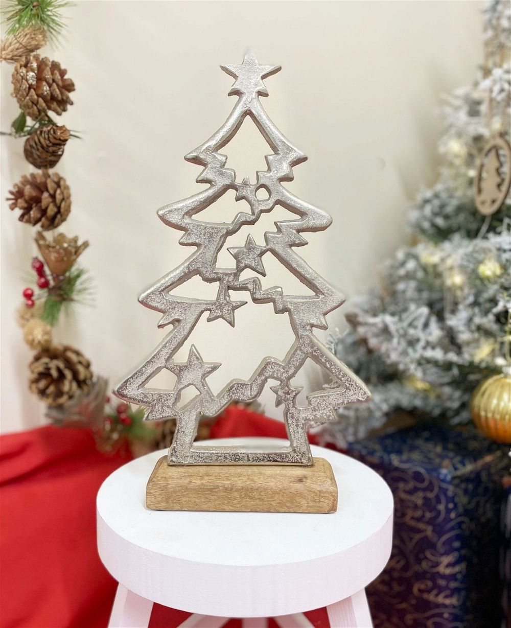 S0671124151 - Silver Christmas Tree & Stars On Wooden Base - Coa Living