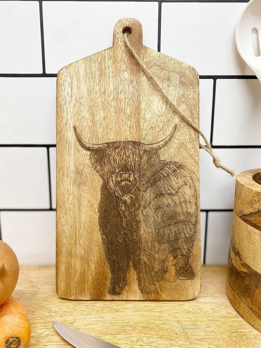 S0671125737 - Highland Cow Engraved Wooden Cheese Board - Coa Living