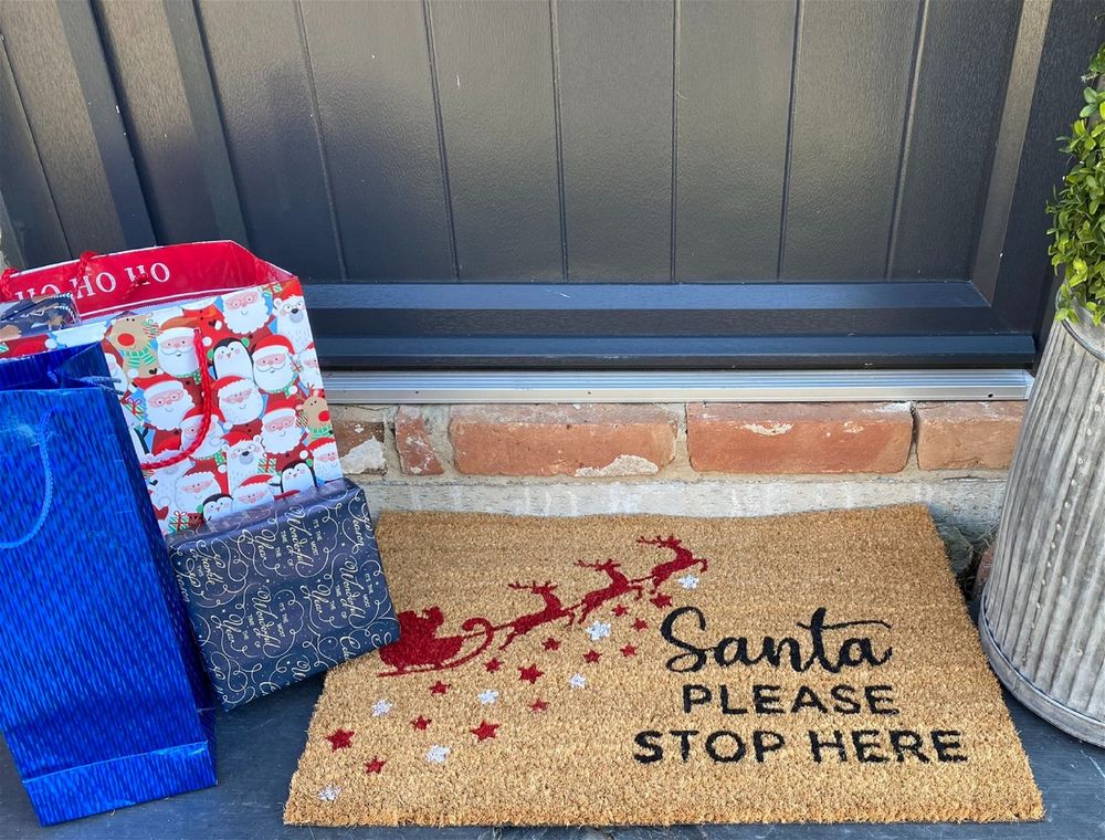 S0671125924 - Santa Stop Here Doormat Sleigh - Coa Living