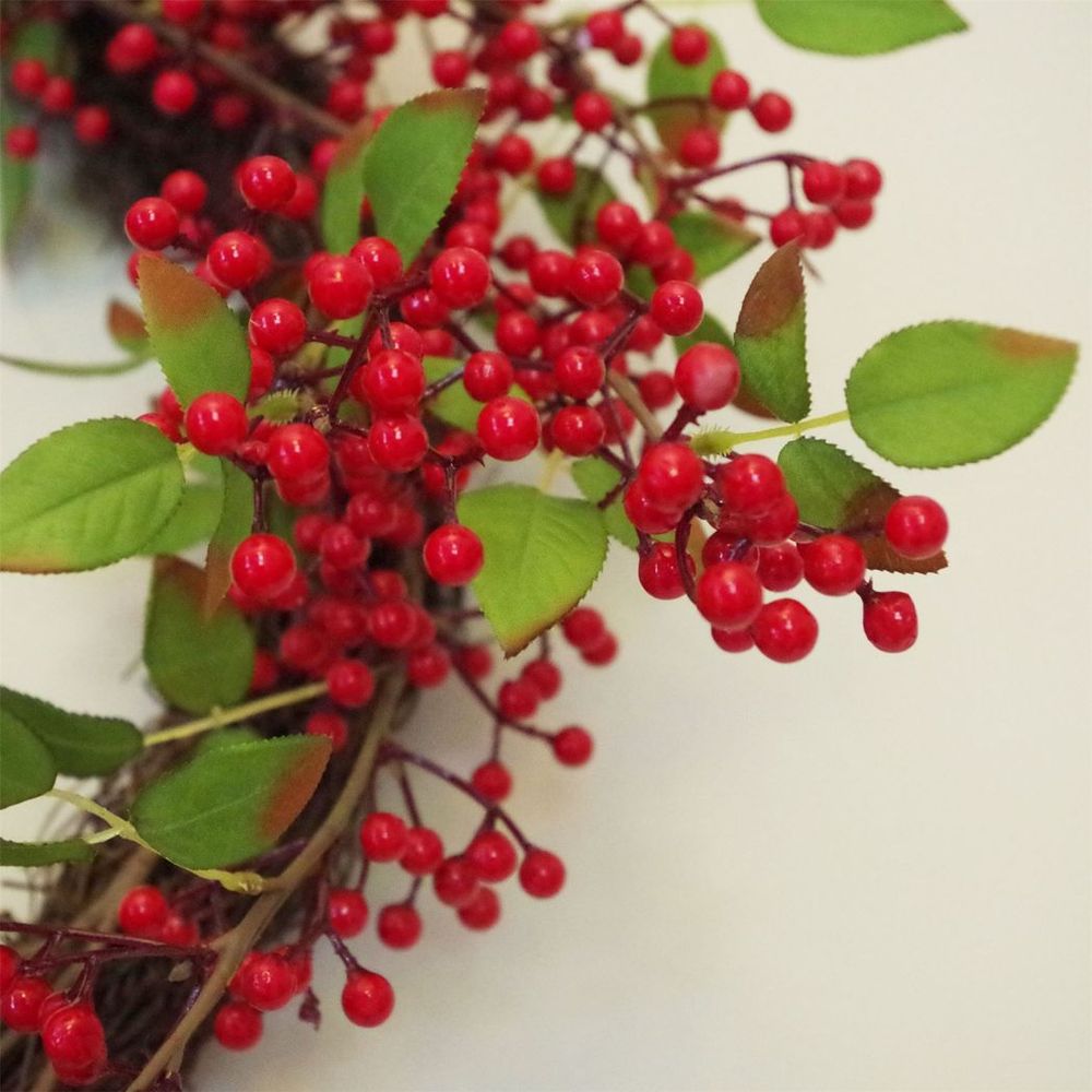 S0671382062 - 60cm (24 inches) Large Luxury Christmas Natural Look Red Berry Floristry Wreath - Coa Living