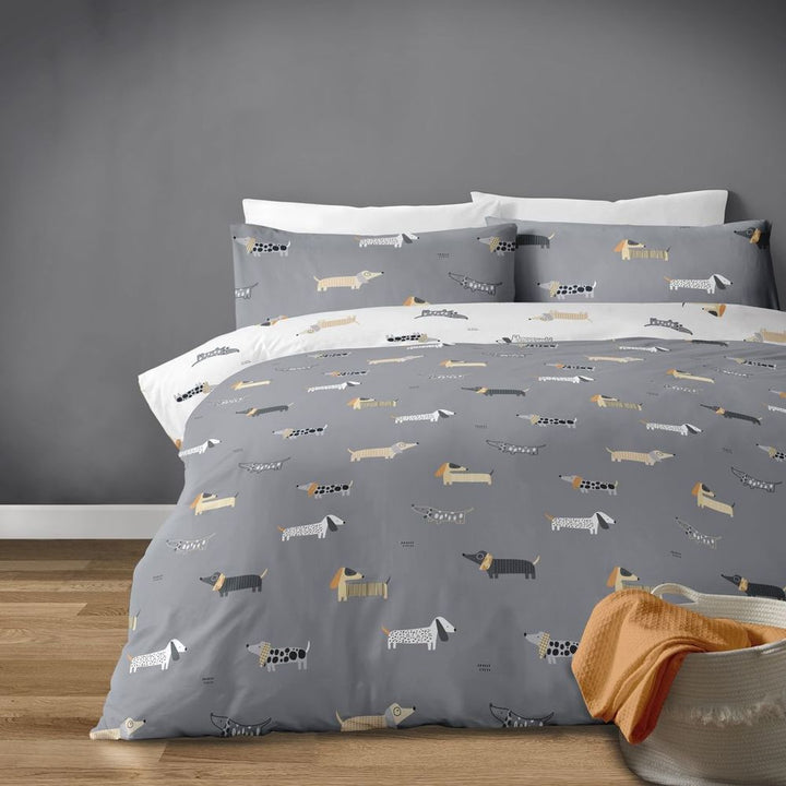 V0671444099 - Dachys Grey and white dachshund sausage dog design polycotton duvet set. - Coa Living