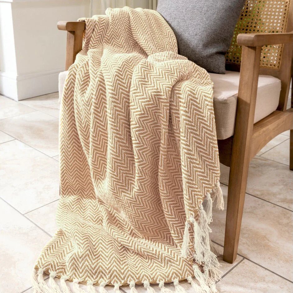 AUDLEYTHROWGREY/NATURAL - Audley Chevron Throw - Coa Living